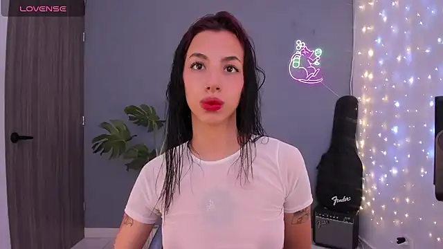 labrika  online show from September 24, 2025, 3:40 pm