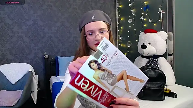 Snapshot of KateJonson chatting on November 10, 2025, 2:11 pm KateJonson online show from November 10, 2025, 2:11 pm