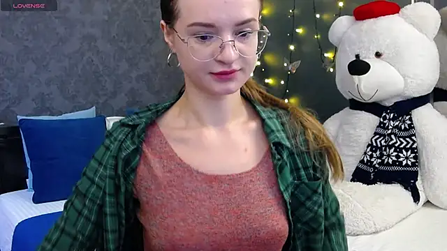 Snapshot of KateJonson chatting on November 7, 2025, 7:57 am KateJonson online show from November 7, 2025, 7:57 am