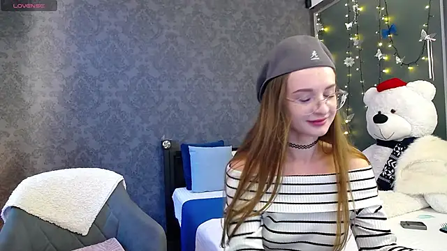 Snapshot of KateJonson chatting on October 31, 2025, 12:24 pm KateJonson online show from October 31, 2025, 12:24 pm