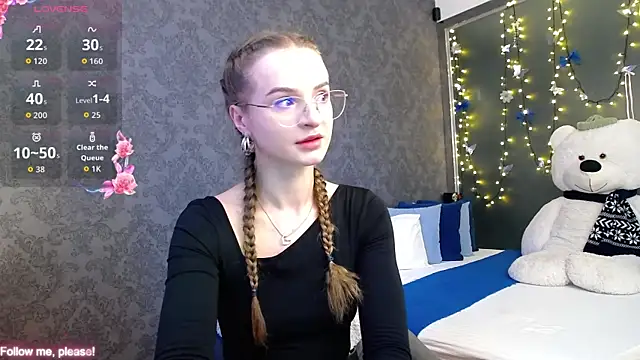 Snapshot of KateJonson chatting on November 18, 2025, 11:24 am KateJonson online show from November 18, 2025, 11:24 am