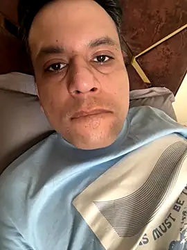 Snapshot of Artistic_Control chatting on November 2, 2025, 6:07 am Artistic Control online show from November 2, 2025, 6:07 am