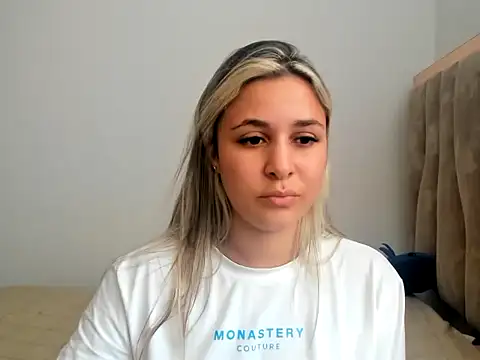 Snapshot of Lana_Sofia1 chatting on October 29, 2025, 9:14 pm Lana Sofia1 online show from October 29, 2025, 9:14 pm