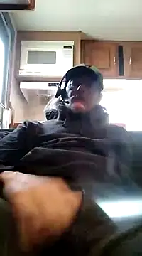 truckerlove69 online show from December 4, 2024, 4:32 pm