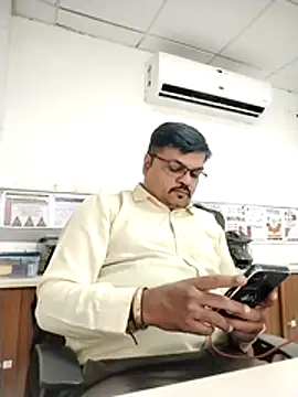 Snapshot of Desi_Londa_143 chatting on November 20, 2025, 6:25 am Desi Londa 143 online show from November 20, 2025, 6:25 am