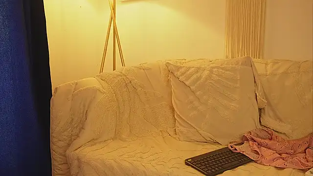 Snapshot of bunnycuteshy chatting on November 20, 2025, 12:50 pm bunnycuteshy online show from November 20, 2025, 12:50 pm