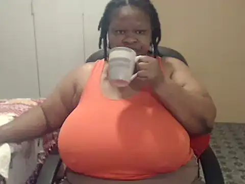 sweetnoziexx online show from November 22, 2025, 4:44 am