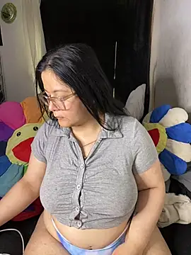 MsConejitaa online show from April 10, 2026, 4:14 pm