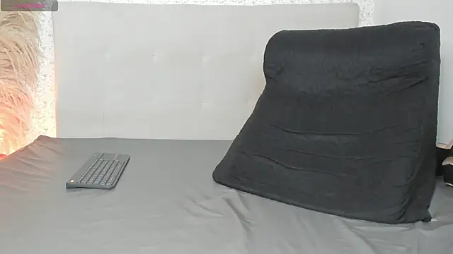 Azahara Amin  online show from March 22, 2025, 2:47 pm