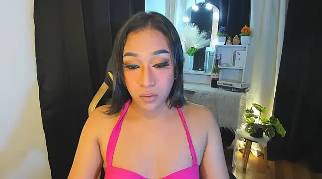 Snapshot of Mistress_Jolens chatting on January 2, 2025, 8:28 am Mistress Jolens online show from January 2, 2025, 8:28 am