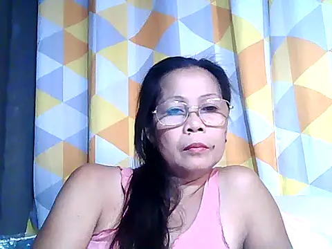 Snapshot of urwife_tobe chatting on November 21, 2025, 5:17 am urwife tobe online show from November 21, 2025, 5:17 am