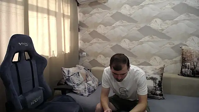 Snapshot of SerzhKorol1 chatting on November 7, 2025, 5:34 am SerzhKorol1 online show from November 7, 2025, 5:34 am