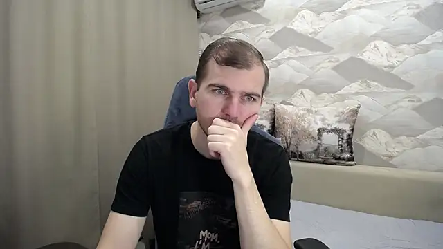 Snapshot of SerzhKorol1 chatting on November 14, 2025, 4:49 am SerzhKorol1 online show from November 14, 2025, 4:49 am