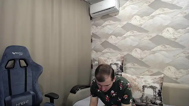 Snapshot of SerzhKorol1 chatting on November 29, 2025, 8:14 am SerzhKorol1 online show from November 29, 2025, 8:14 am