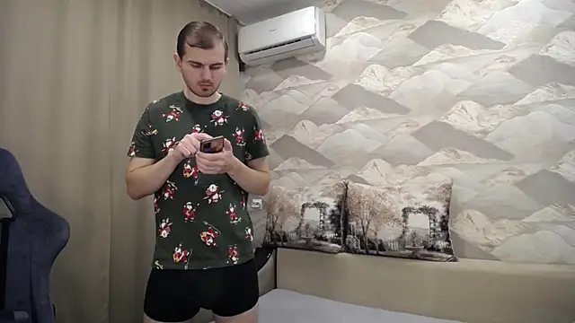 Snapshot of SerzhKorol1 chatting on November 30, 2025, 7:31 am SerzhKorol1 online show from November 30, 2025, 7:31 am