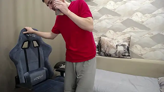 Snapshot of SerzhKorol1 chatting on November 20, 2025, 4:57 am SerzhKorol1 online show from November 20, 2025, 4:57 am