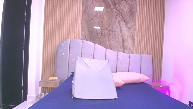 arletmss online show from December 21, 2025, 3:08 am