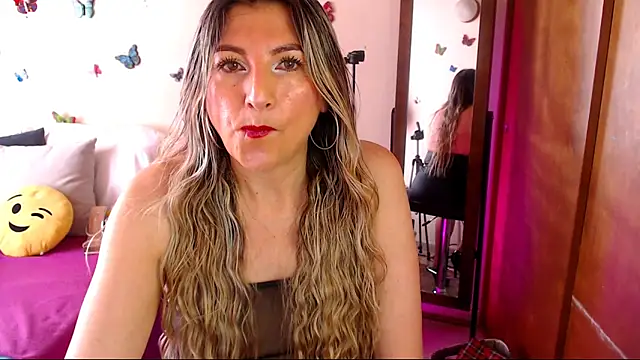 Jolie-Mature online show from March 15, 2026, 5:42 pm