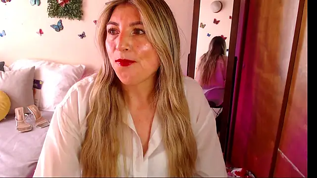 Jolie-Mature online show from May 16, 2026, 9:03 pm