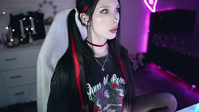 Snapshot of _Uindi_ chatting on March 10, 2025, 10:02 pm Uindi online show from March 10, 2025, 10:02 pm