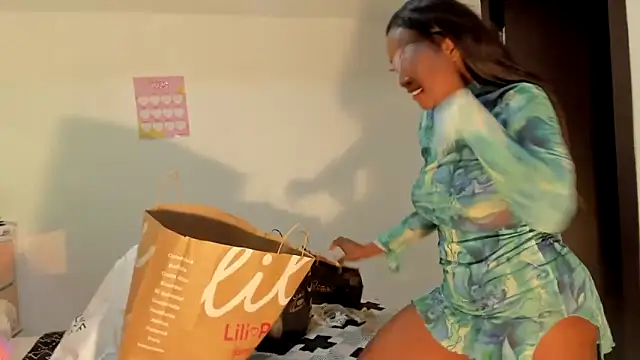 viioolleettaa online show from January 16, 2025, 5:21 am