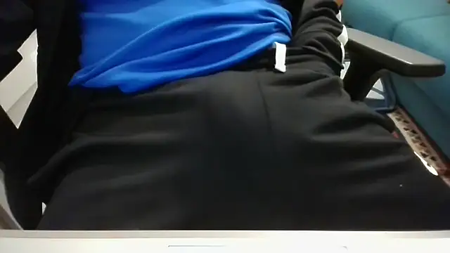 Snapshot of alessex24 chatting on October 27, 2025, 12:55 am alessex24 online show from October 27, 2025, 12:55 am