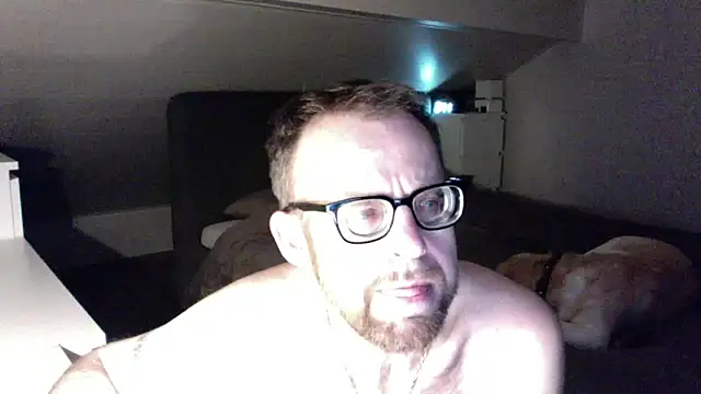 Snapshot of FABIOGLASSES chatting on December 8, 2024, 1:41 am FABIOGLASSES online show from December 8, 2024, 1:41 am