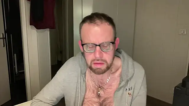 Snapshot of FABIOGLASSES chatting on December 21, 2024, 11:34 pm FABIOGLASSES online show from December 21, 2024, 11:34 pm