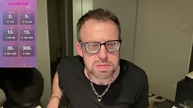 Snapshot of FABIOGLASSES chatting on March 1, 2025, 11:04 pm FABIOGLASSES online show from March 1, 2025, 11:04 pm