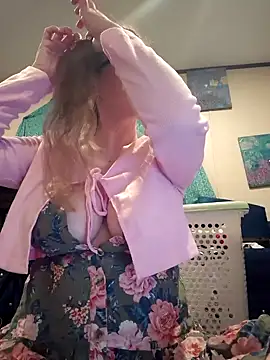 Snapshot of bigboobfun1 chatting on October 1, 2025, 9:03 am bigboobfun1 online show from October 1, 2025, 9:03 am