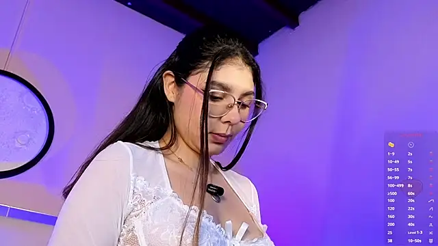 Snapshot of Naty-Saenz chatting on November 18, 2025, 10:18 am Naty-Saenz online show from November 18, 2025, 10:18 am