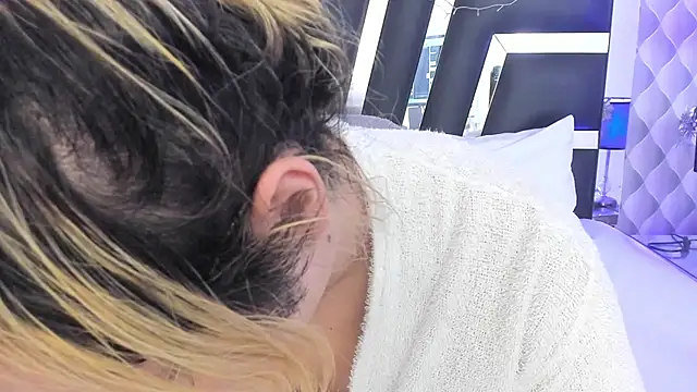 katya kozlov online show from March 17, 2025, 9:44 am