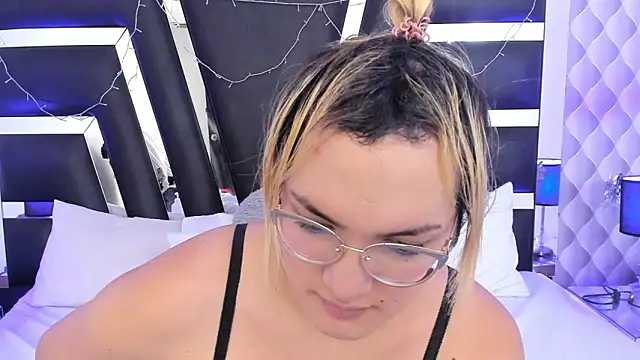 katya kozlov online show from March 17, 2025, 12:32 am