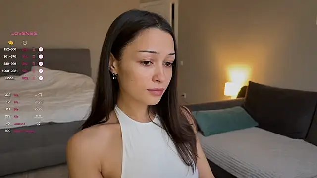 mo1ly online show from October 30, 2025, 12:14 pm