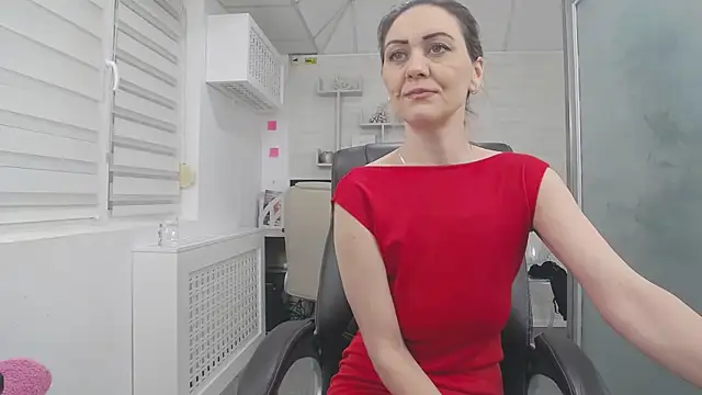 Snapshot of EllaMilf_ chatting on January 17, 2026, 2:31 pm EllaMilf online show from January 17, 2026, 2:31 pm