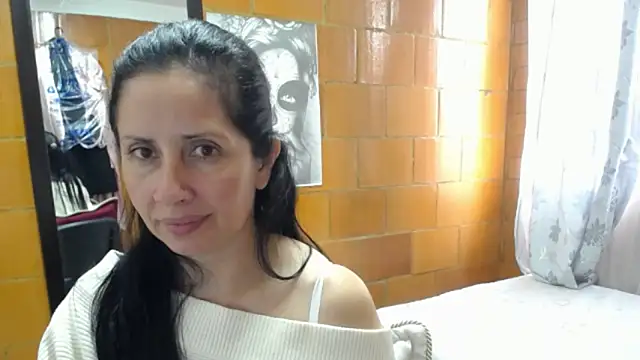 Snapshot of charlote_temple chatting on October 7, 2025, 4:08 pm charlote temple online show from October 7, 2025, 4:08 pm