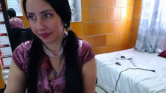 Snapshot of charlote_temple chatting on June 26, 2026, 2:01 pm charlote temple online show from June 26, 2026, 2:01 pm