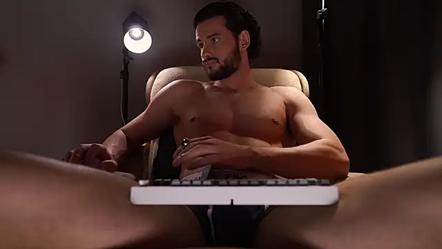 Keen   Luckystrike online show from February 19, 2026, 8:39 pm