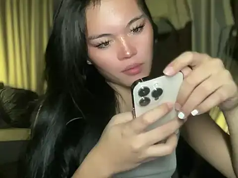 Lilly cruz online show from November 8, 2025, 5:11 am