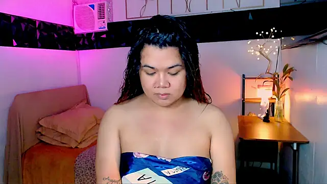 asiankatyhuge online show from November 7, 2025, 4:28 am