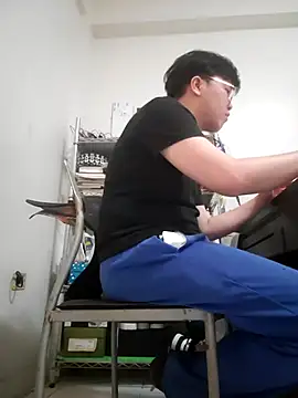 Snapshot of ksshp9502 chatting on February 25, 2026, 4:18 pm ksshp9502 online show from February 25, 2026, 4:18 pm