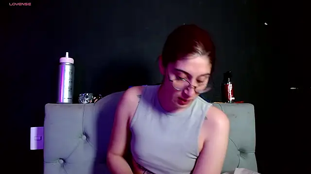 Snapshot of Red-moon1 chatting on January 16, 2026, 6:50 am Red-moon1 online show from January 16, 2026, 6:50 am