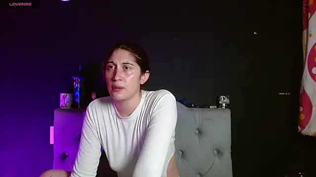 Red-moon1 online show from April 8, 2026, 5:20 am