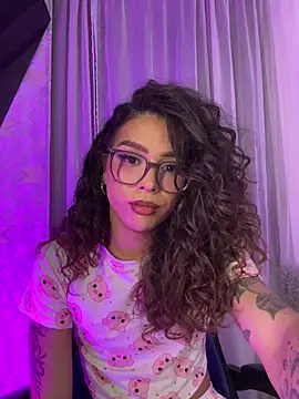 Snapshot of Samantha_Bernardo chatting on February 6, 2026, 3:24 am Samantha Bernardo online show from February 6, 2026, 3:24 am