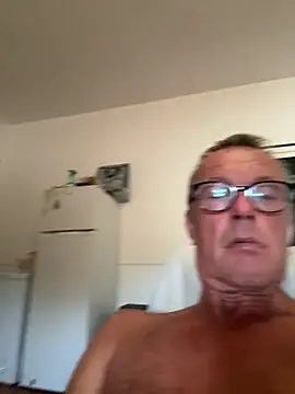 Snapshot of kempsilk chatting on July 11, 2026, 6:19 pm kempsilk online show from July 11, 2026, 6:19 pm