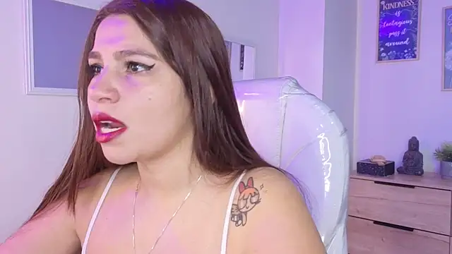 bluee hazell online show from December 3, 2025, 11:53 am