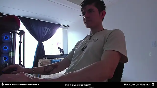 Snapshot of Headhunterdz chatting on November 7, 2025, 8:02 pm Headhunterdz online show from November 7, 2025, 8:02 pm