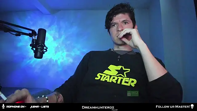 Snapshot of Headhunterdz chatting on December 13, 2025, 10:27 pm Headhunterdz online show from December 13, 2025, 10:27 pm