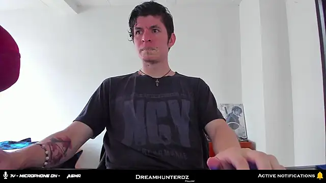 Snapshot of Headhunterdz chatting on January 6, 2026, 8:02 pm Headhunterdz online show from January 6, 2026, 8:02 pm