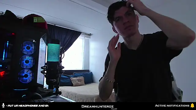 Snapshot of Headhunterdz chatting on January 15, 2026, 8:34 pm Headhunterdz online show from January 15, 2026, 8:34 pm